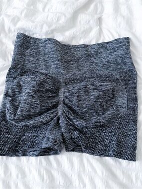 Seamless High-Waist Shaping Shorts in Heathered Charcoal